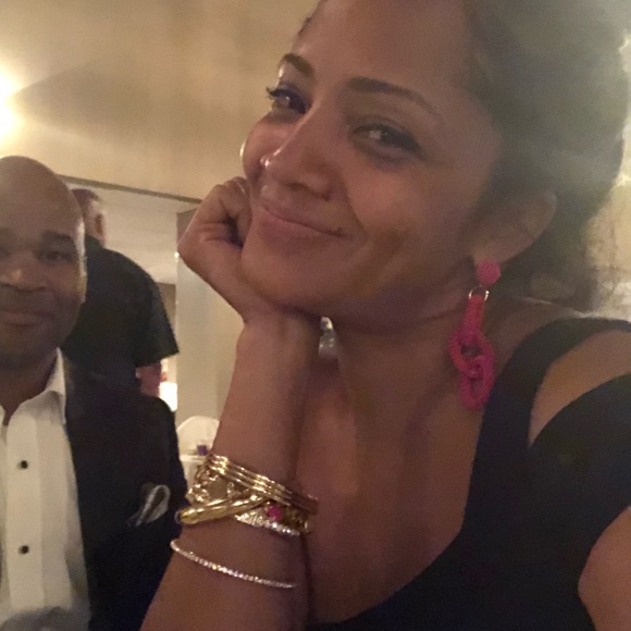 Meet your Posher, Lynette - Picture 1 of 1